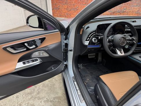 New 2026 Mercedes-Benz E 53 AMG e 4MATIC Sedan image 9