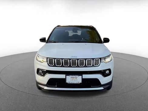 Used 2025 Jeep Compass Limited image 5