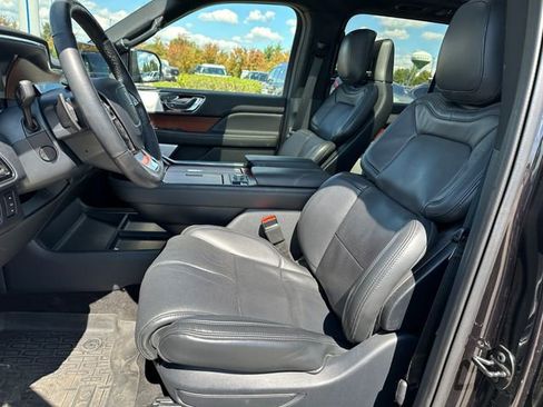 Used 2022 Lincoln Navigator Reserve w/ Equipment Group 201A image 23