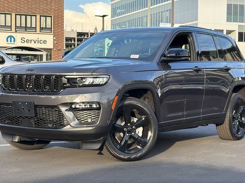 New 2025 Jeep Grand Cherokee Limited w/ Luxury Tech Group II image 33