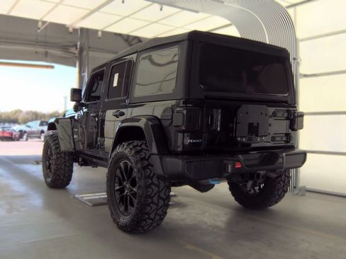 Used 2023 Jeep Wrangler Unlimited Sahara AWD/4WD image 4