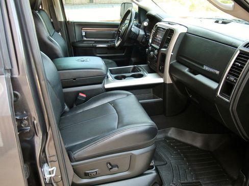 Used 2018 RAM 2500 Laramie w/ Off Road Package AWD/4WD image 40