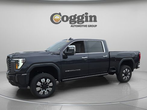 Used 2024 GMC Sierra 3500 Denali Ultimate AWD/4WD image 1