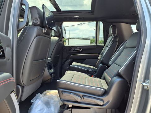 New 2026 GMC Yukon XL AT4 Ultimate AWD/4WD image 18