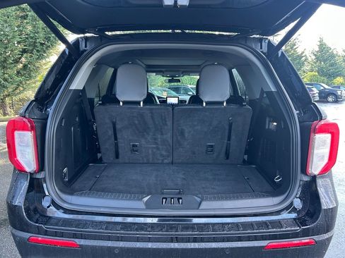 Used 2023 Ford Explorer XLT w/ Equipment Group 202A image 24