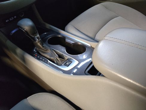 Used 2022 Chevrolet Malibu LT FWD image 26