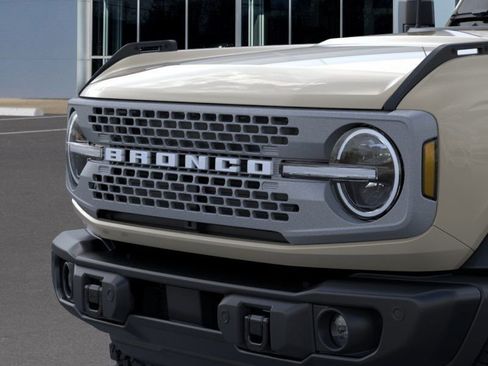 New 2025 Ford Bronco Badlands image 11
