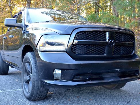 Used 2015 RAM 1500 Express w/ Black Ram 1500 Express Group image 4