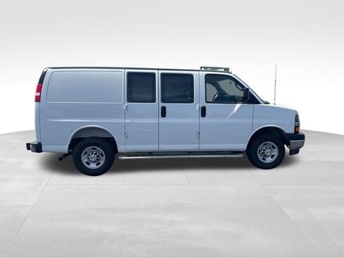 Used 2025 Chevrolet Express 2500 w/ Driver Convenience Package RWD image 7