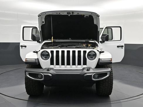 Used 2021 Jeep Gladiator Overland AWD/4WD image 15