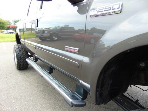 Used 2005 Ford F250 Lariat AWD/4WD image 69