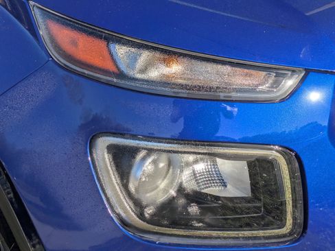 Certified 2024 Hyundai Venue SEL image 9