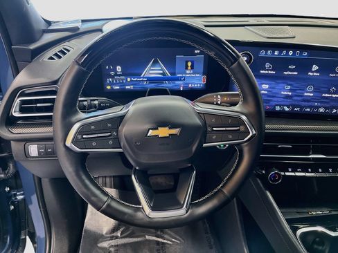 Used 2025 Chevrolet Traverse High Country AWD/4WD image 11