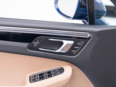 Certified 2026 Porsche Macan AWD/4WD image 21