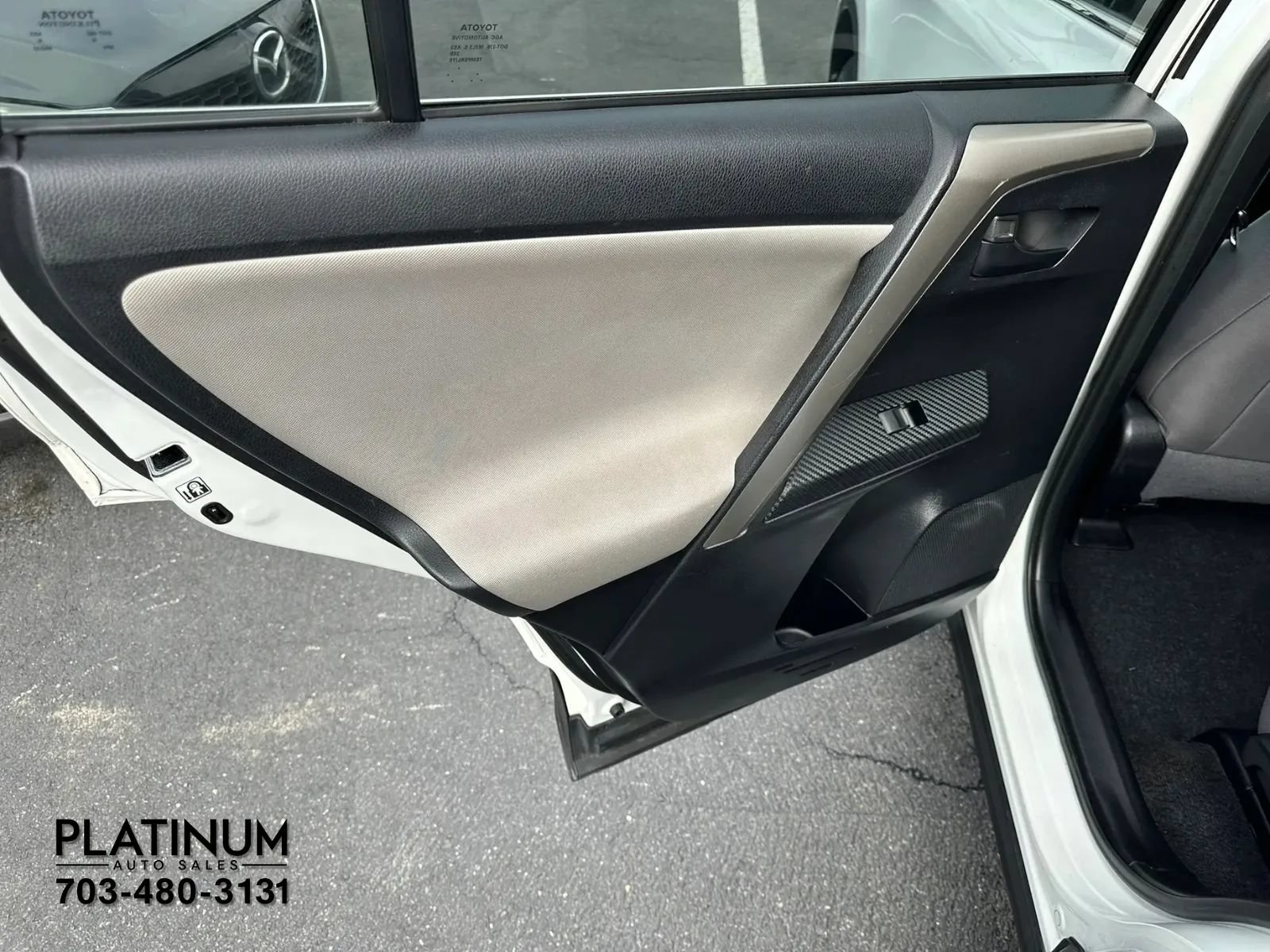 Used 2015 Toyota RAV4 LE AWD/4WD image 16