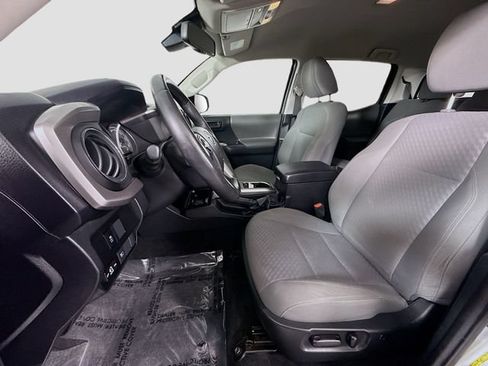 Certified 2022 Toyota Tacoma SR5 RWD image 22