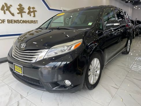 Used 2015 Toyota Sienna Limited Premium AWD/4WD image 4