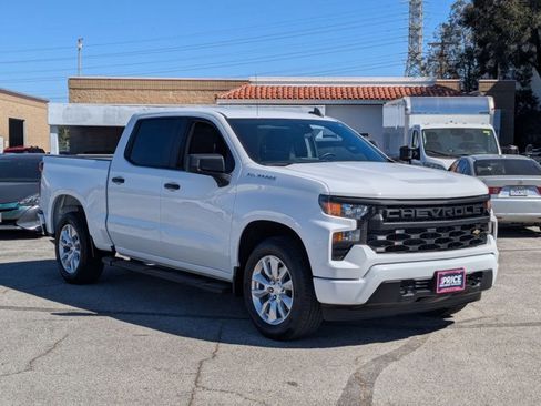 Used 2024 Chevrolet Silverado 1500 Custom image 3