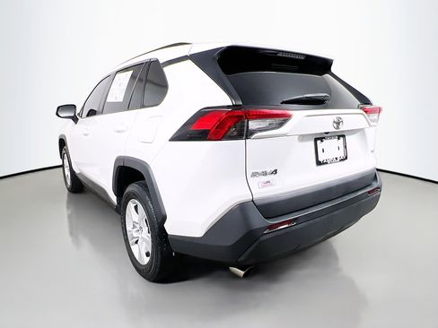 Used 2021 Toyota RAV4 XLE w/ Convenience Package image 8