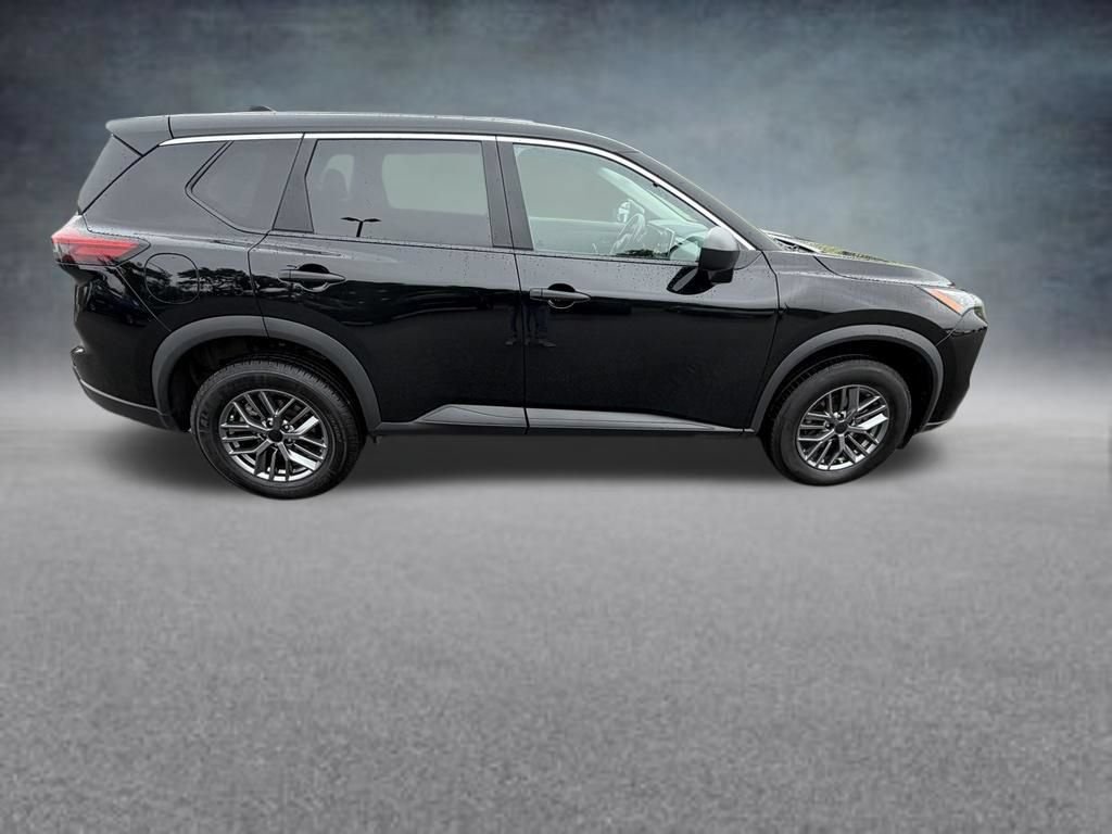 Used 2024 Nissan Rogue S AWD/4WD image 7