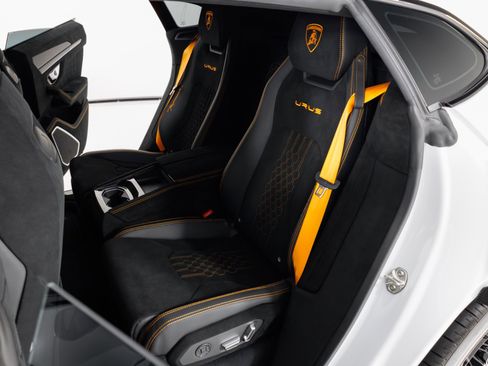 Used 2024 Lamborghini Urus Performante AWD/4WD image 56
