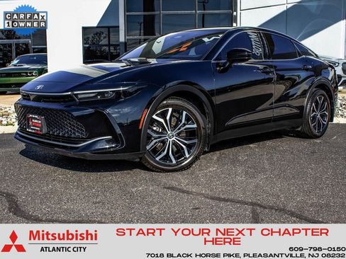 Used 2024 Toyota Crown XLE image 1