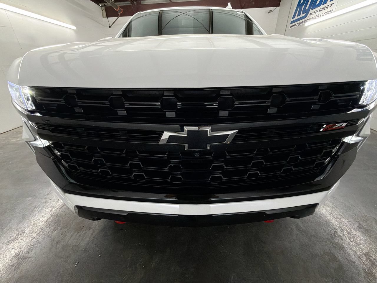 Certified 2024 Chevrolet Suburban Z71 w/ Luxury Package AWD/4WD image 32