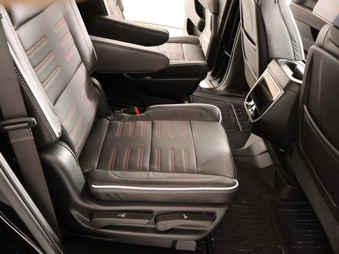 Used 2025 GMC Yukon AT4 Ultimate w/ LPO, Floor Liner Package AWD/4WD image 15
