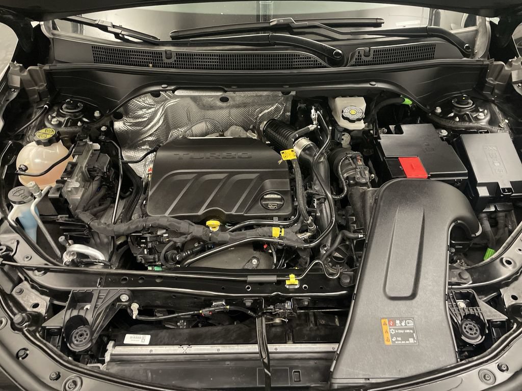 Used 2025 Buick Envista Sport Touring w/ Experience Buick Package FWD image 23