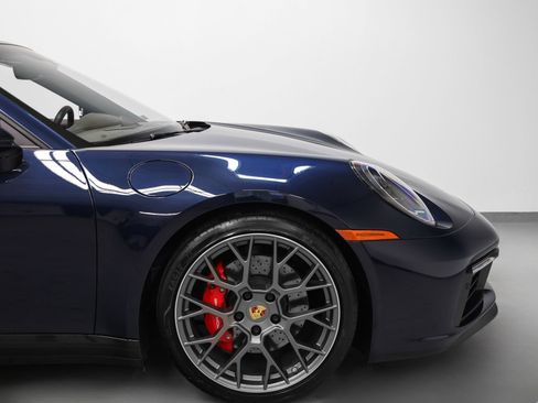 Certified 2020 Porsche 911 Carrera 4S image 17