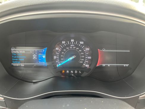 Used 2018 Ford Fusion SE FWD image 10
