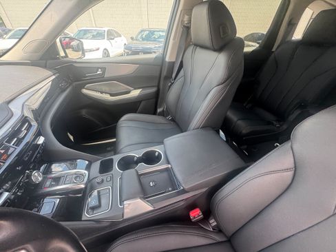 Used 2024 Acura MDX SH-AWD image 11