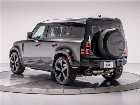 Used 2024 Land Rover Defender 110 V8 AWD/4WD image 3