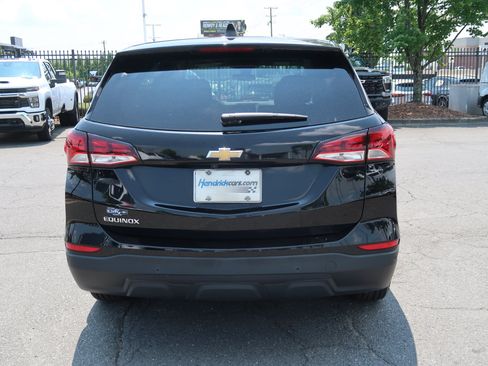Used 2023 Chevrolet Equinox LS w/ LS Convenience Package FWD image 9