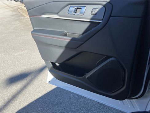 New 2026 Ford Explorer ST-Line w/ ST-Line Street Pack image 16