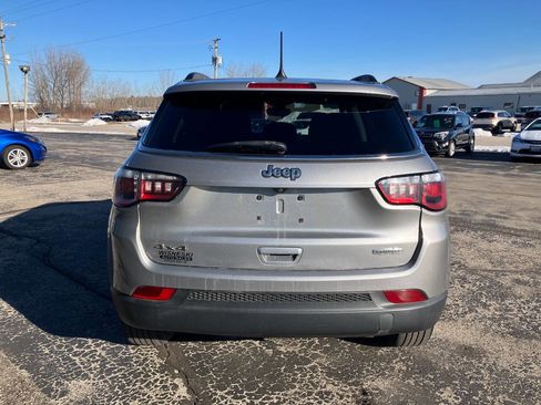 Used 2017 Jeep Compass Latitude w/ Popular Equipment Group image 4