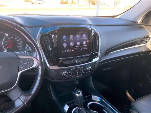 Used 2020 Chevrolet Traverse LT w/ LT Premium Package image 7