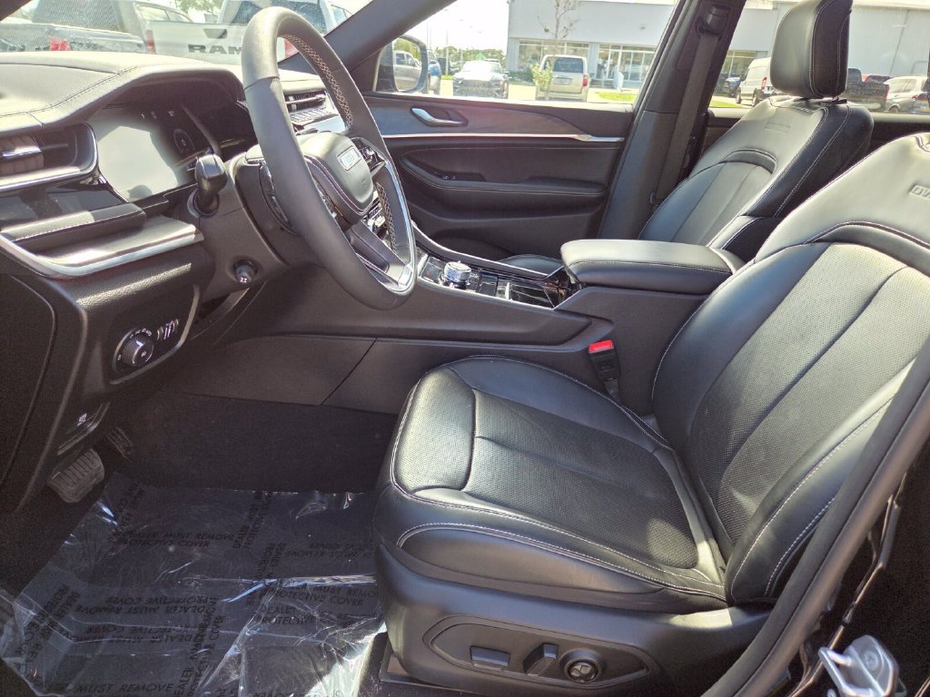 Used 2023 Jeep Grand Cherokee L Overland AWD/4WD image 30