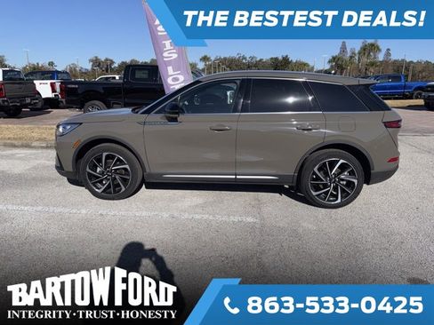 Used 2025 Lincoln Corsair Reserve image 8