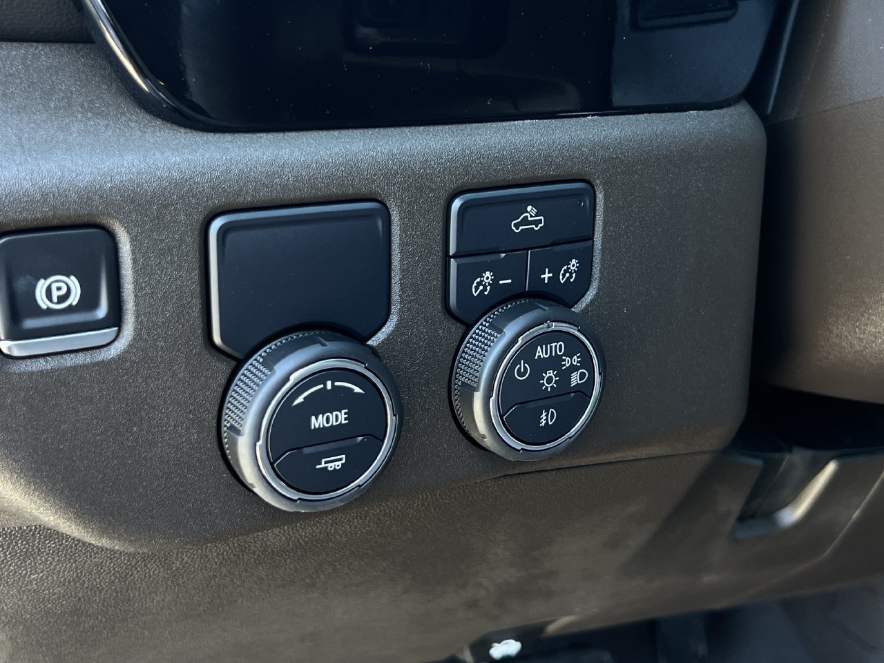 Used 2025 Chevrolet Silverado 1500 RST w/ Texas Edition Plus RWD image 15