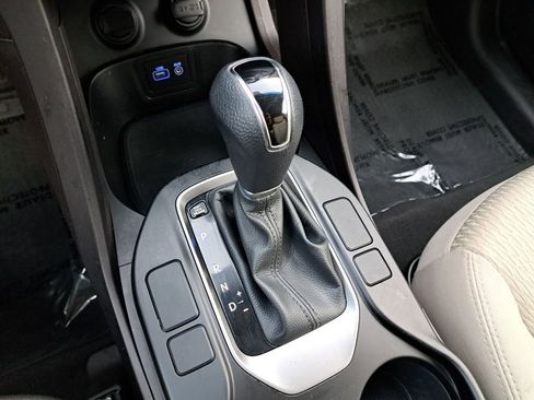 Used 2017 Hyundai Santa Fe Sport image 24