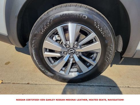 Certified 2025 Nissan Pathfinder SL image 21