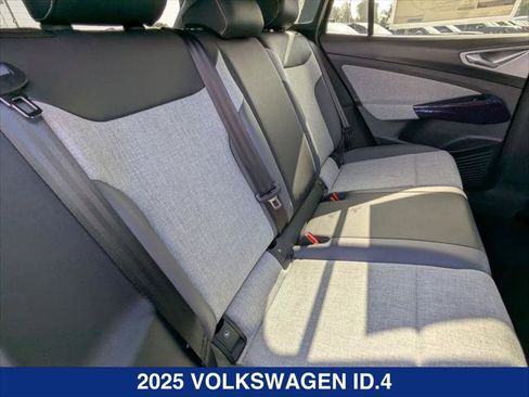 New 2025 Volkswagen ID.4 Pro image 18
