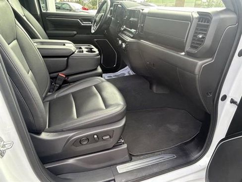 Used 2025 GMC Sierra 1500 SLT image 24