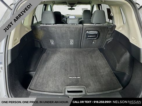 Certified 2022 Nissan Rogue SV image 24