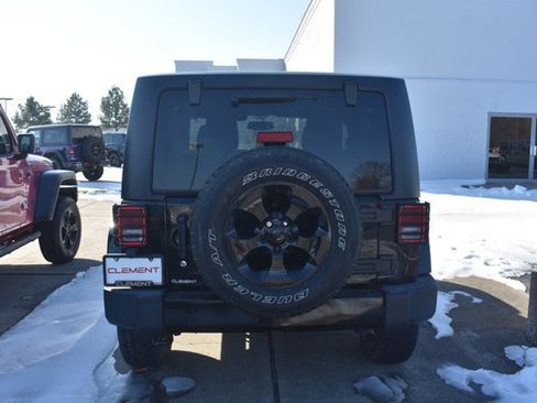 Used 2018 Jeep Wrangler Sahara w/ Connectivity Group image 5