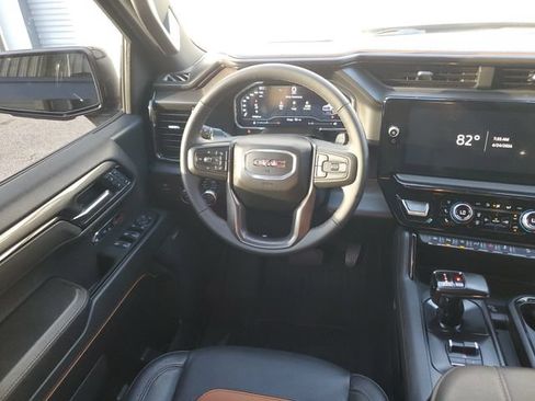 Used 2025 GMC Sierra 1500 AT4 w/ AT4 Premium Package AWD/4WD image 13