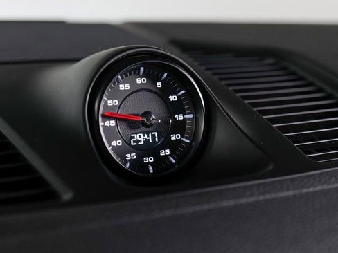 Used 2021 Porsche Cayenne Coupe image 24