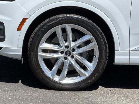 Used 2018 Audi Q7 3.0T Prestige AWD/4WD image 40