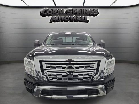 Used 2024 Nissan Titan SV w/ SV Convenience Package RWD image 2